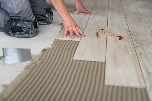 Płytki ceramiczne jak drewno