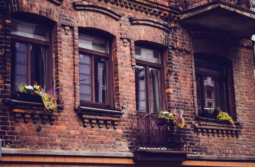 Czym jest balkon francuski?